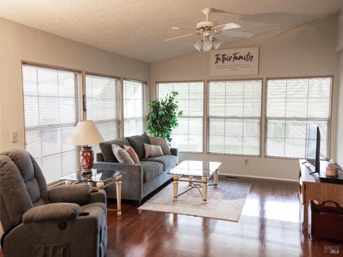 MLS #325087437 img 0