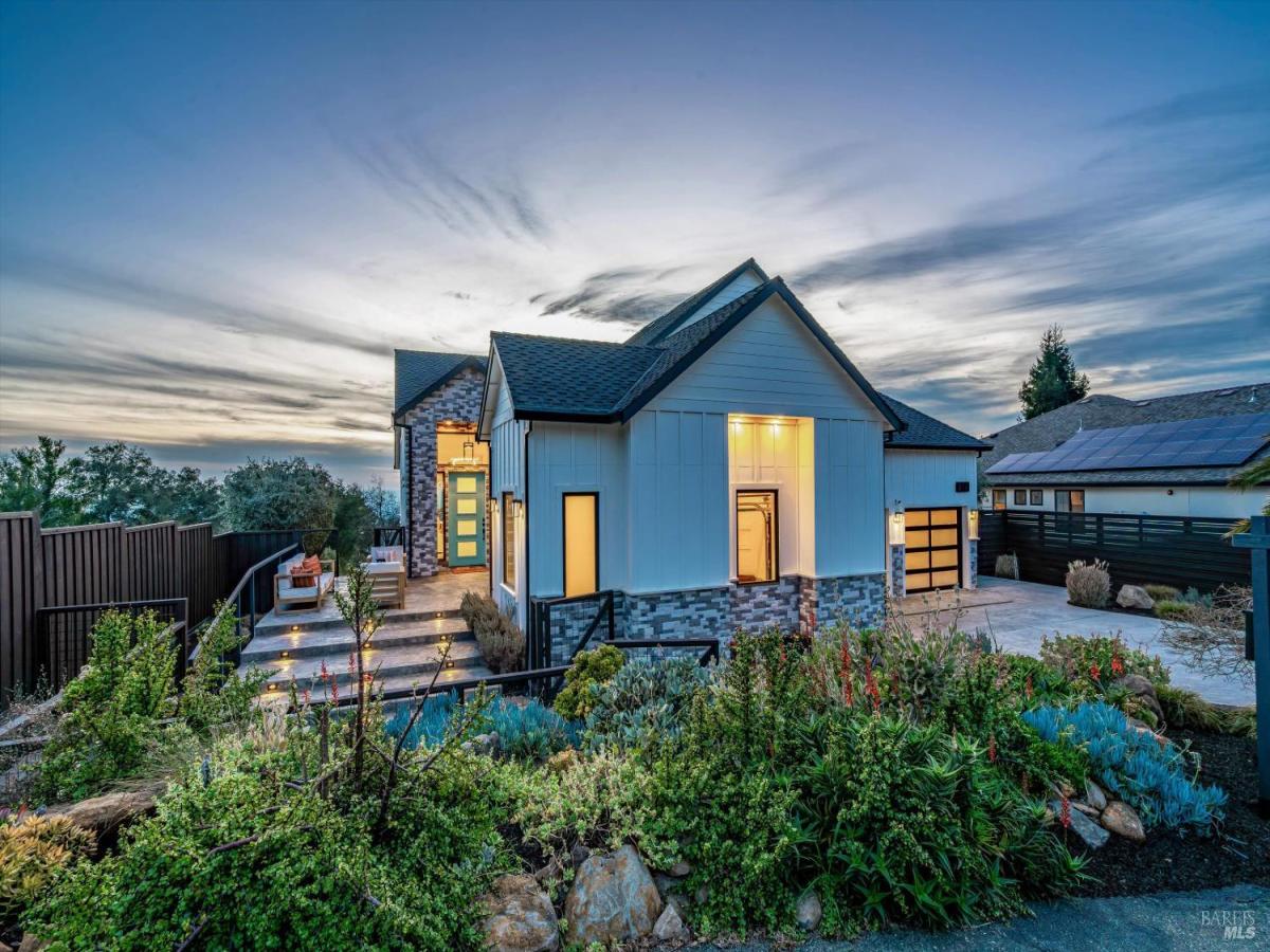 MLS #325087897 img 0