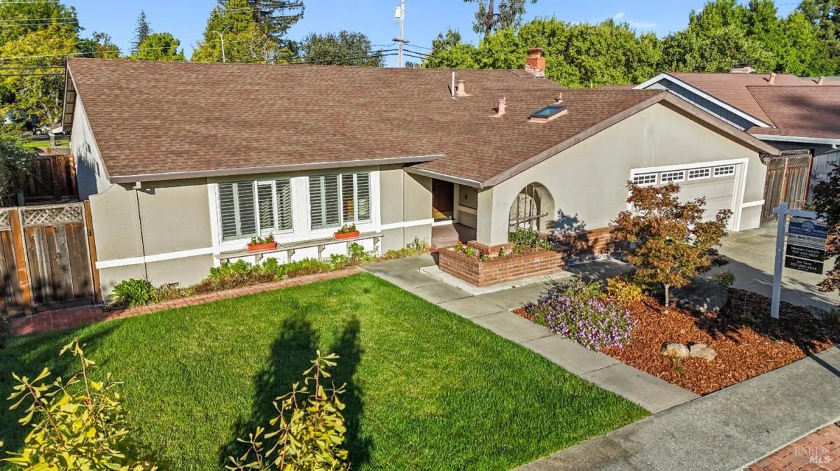 MLS #325087952 img 0