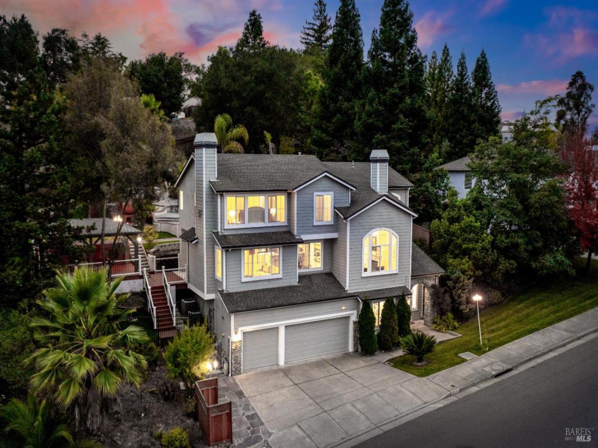 MLS #325088196 img 0