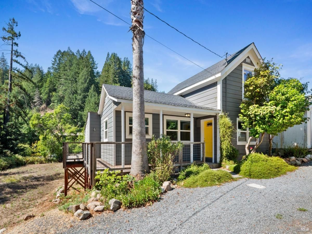 MLS #325088260 img 0