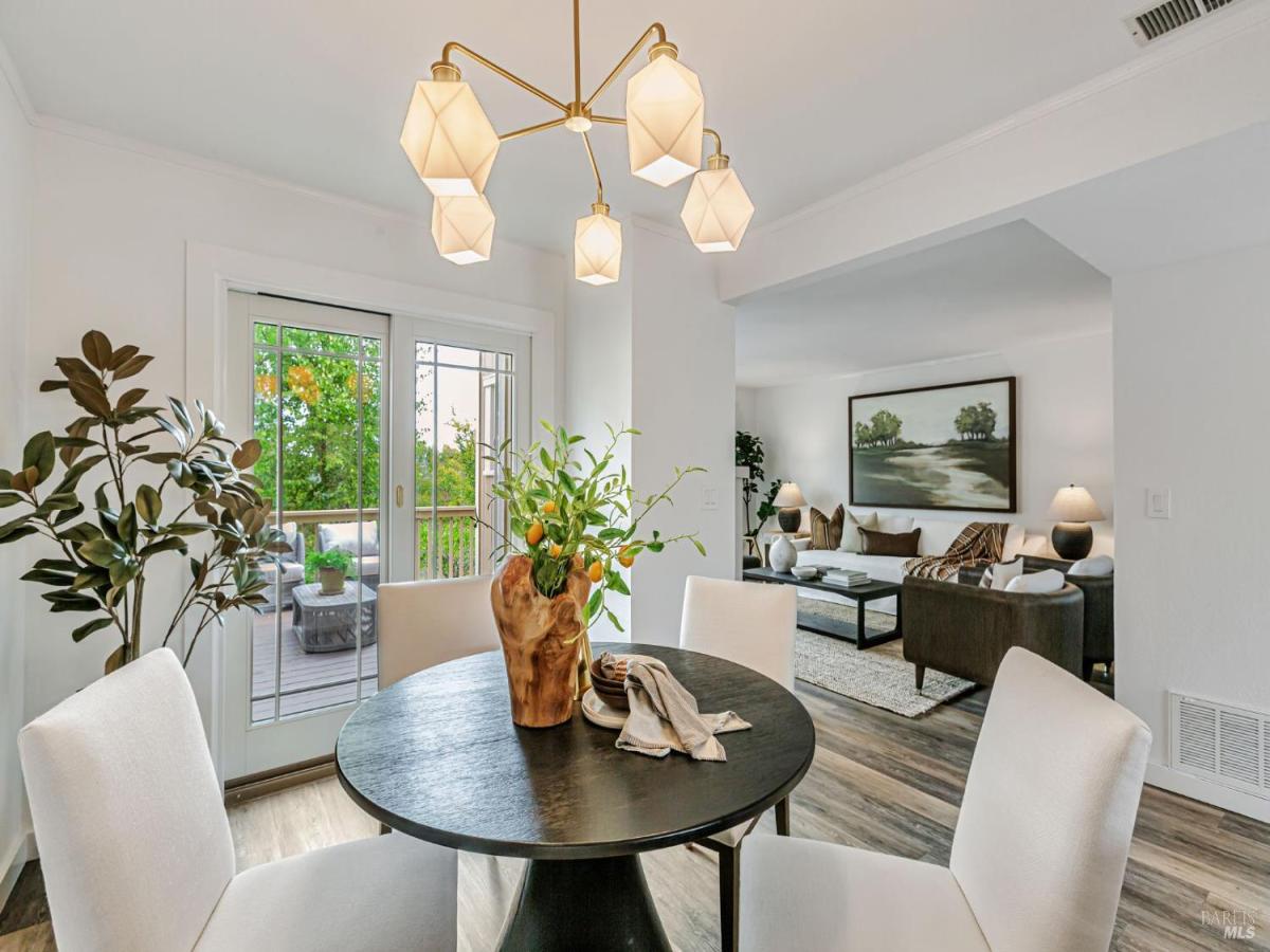 MLS #325088400 img 0