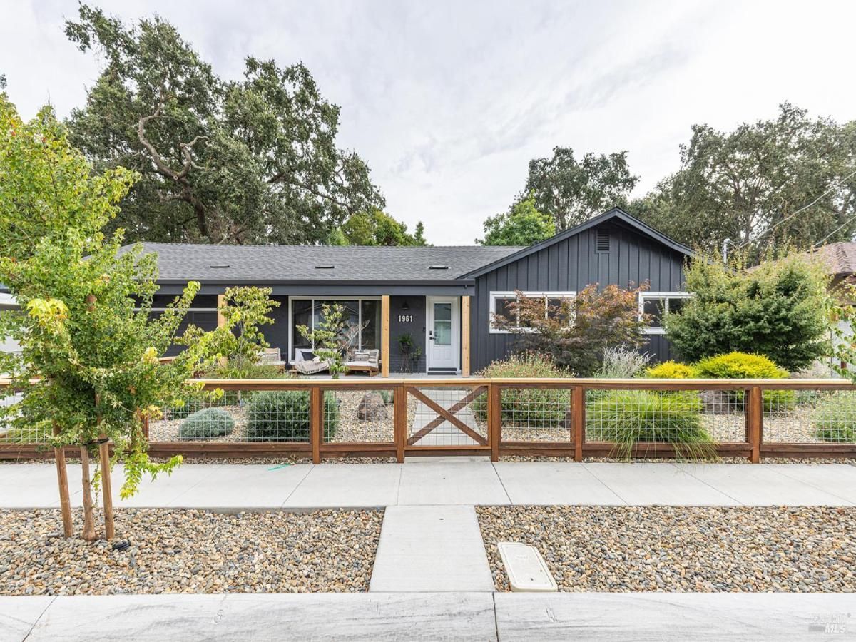 MLS #325088501 img 0