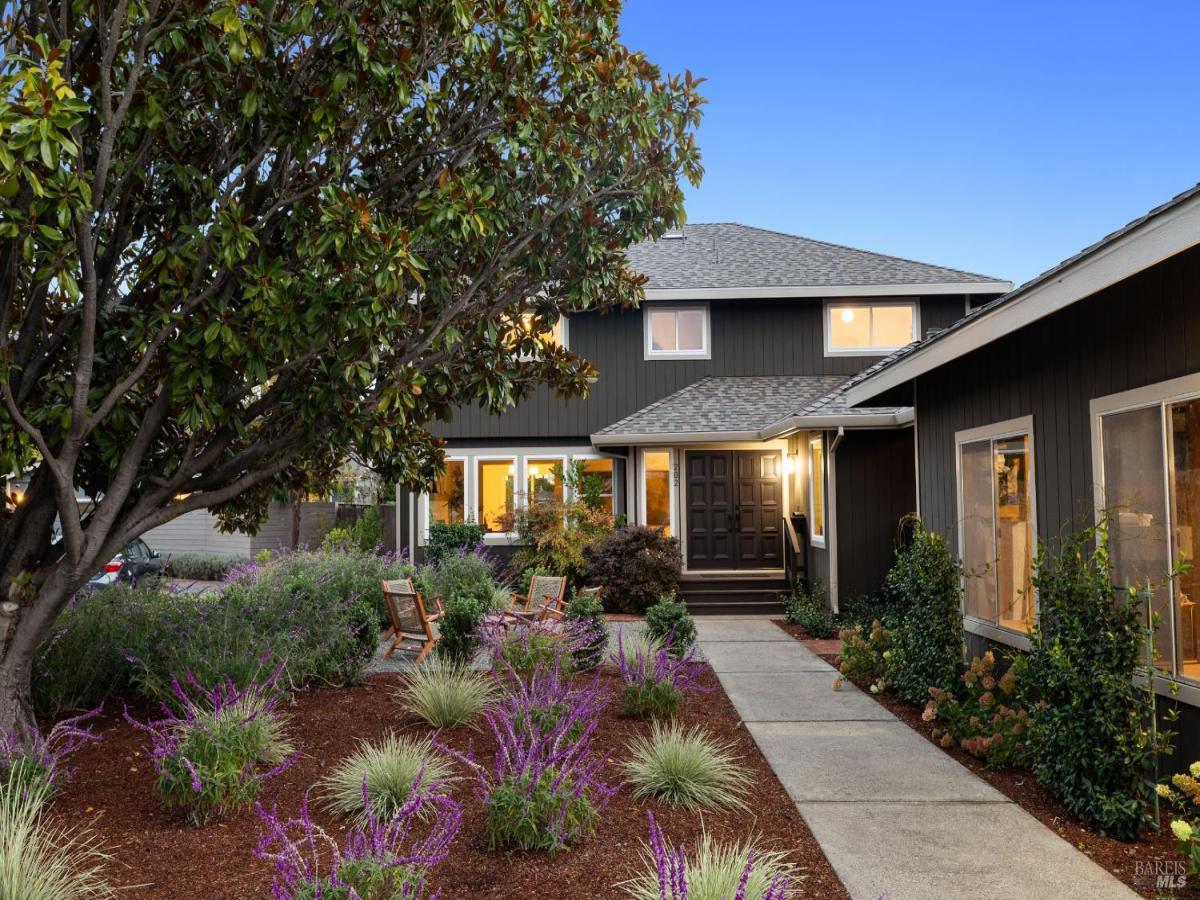 MLS #325088601 img 0