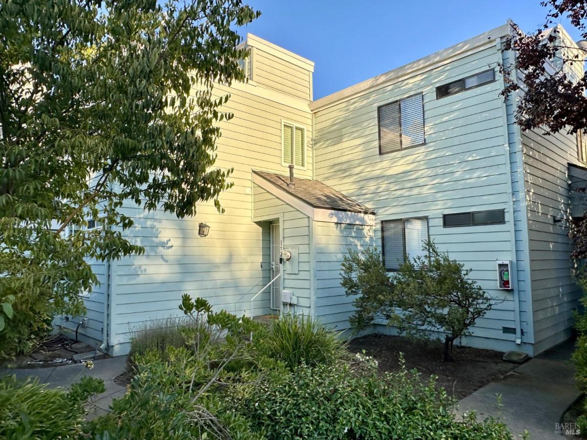 MLS #325088811 img 0