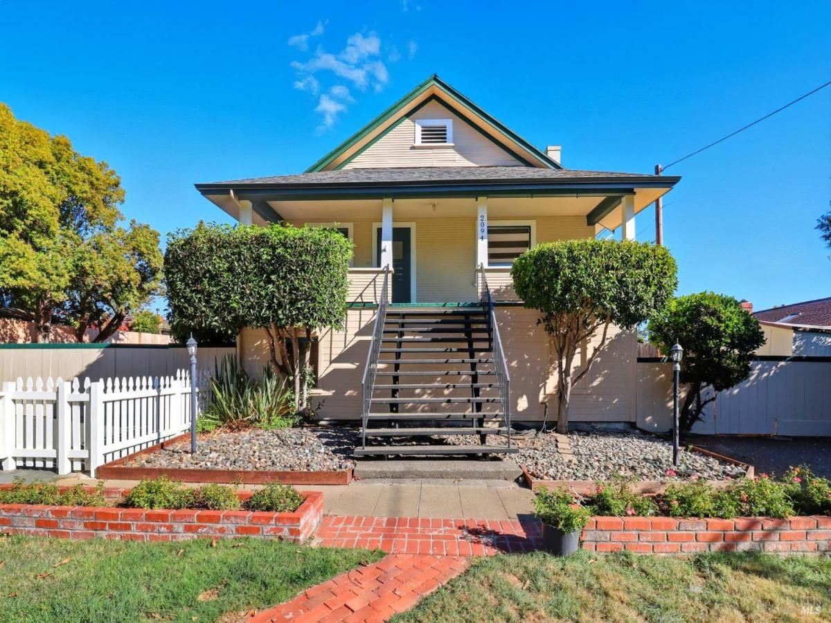 MLS #325089289 img 0