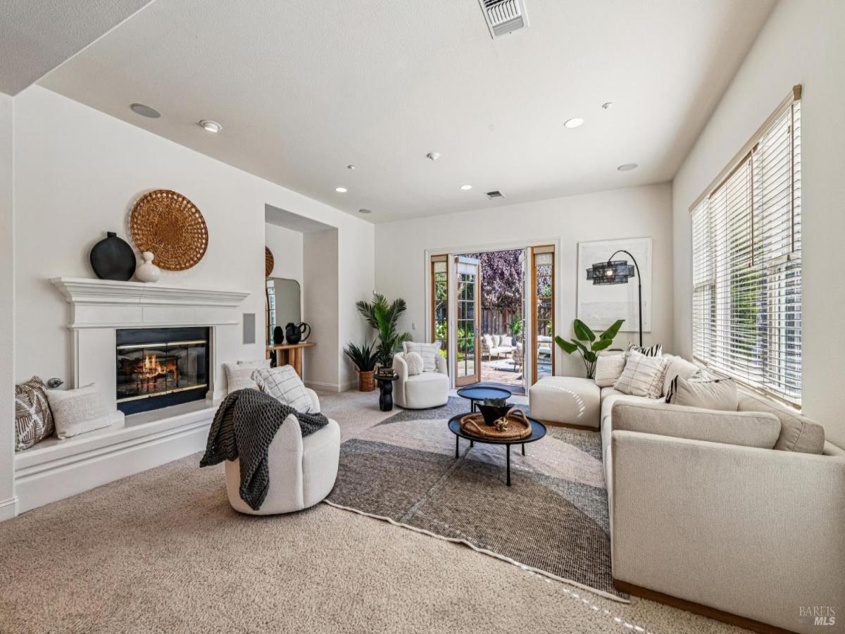 MLS #325089450 img 0