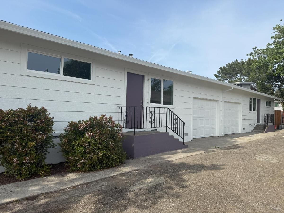 MLS #325089504 img 0