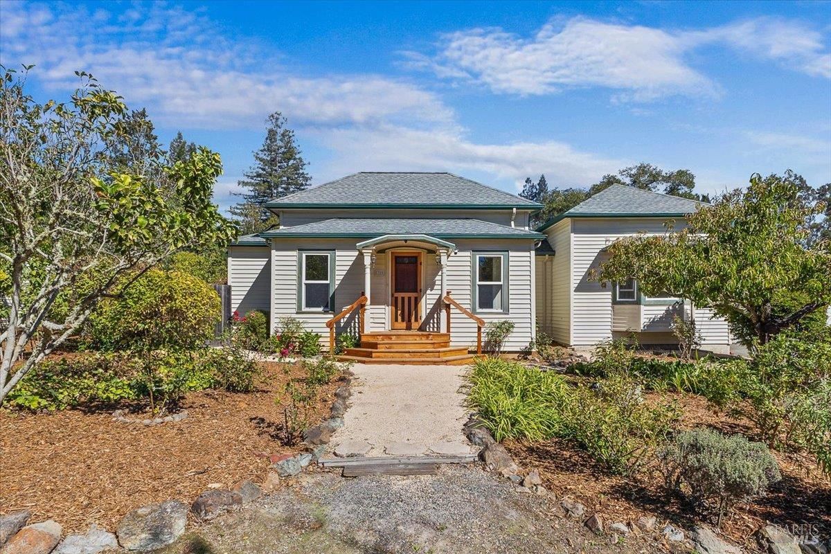 MLS #325089696 img 0