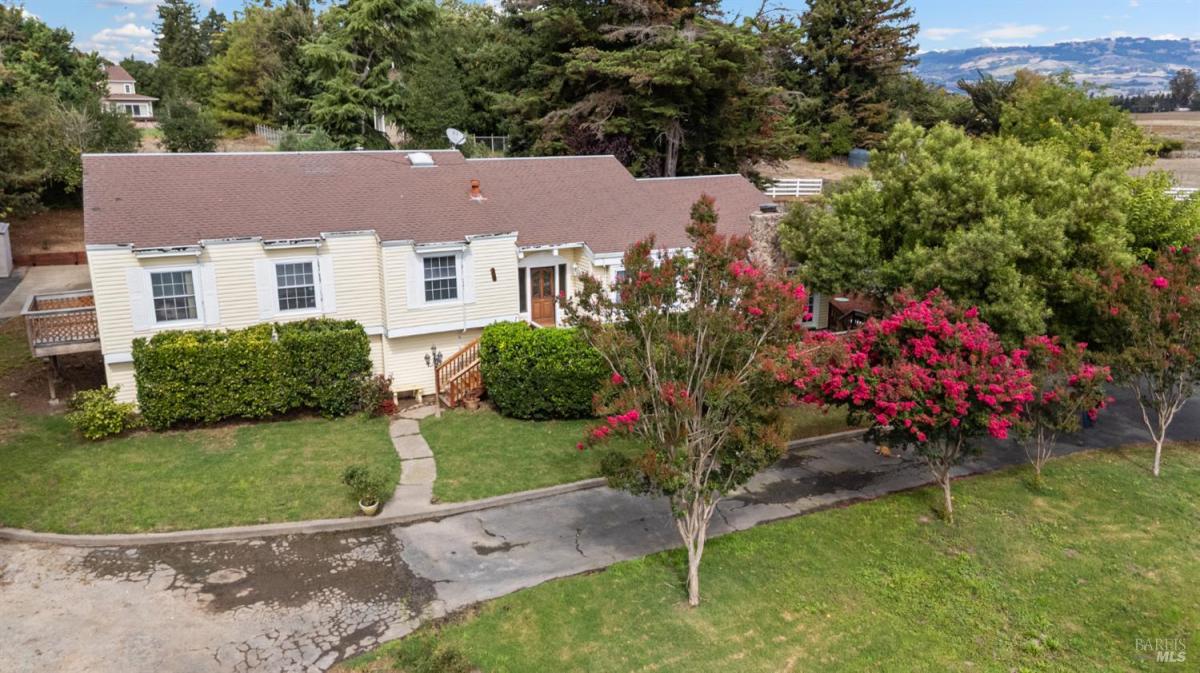 MLS #325089780 img 0