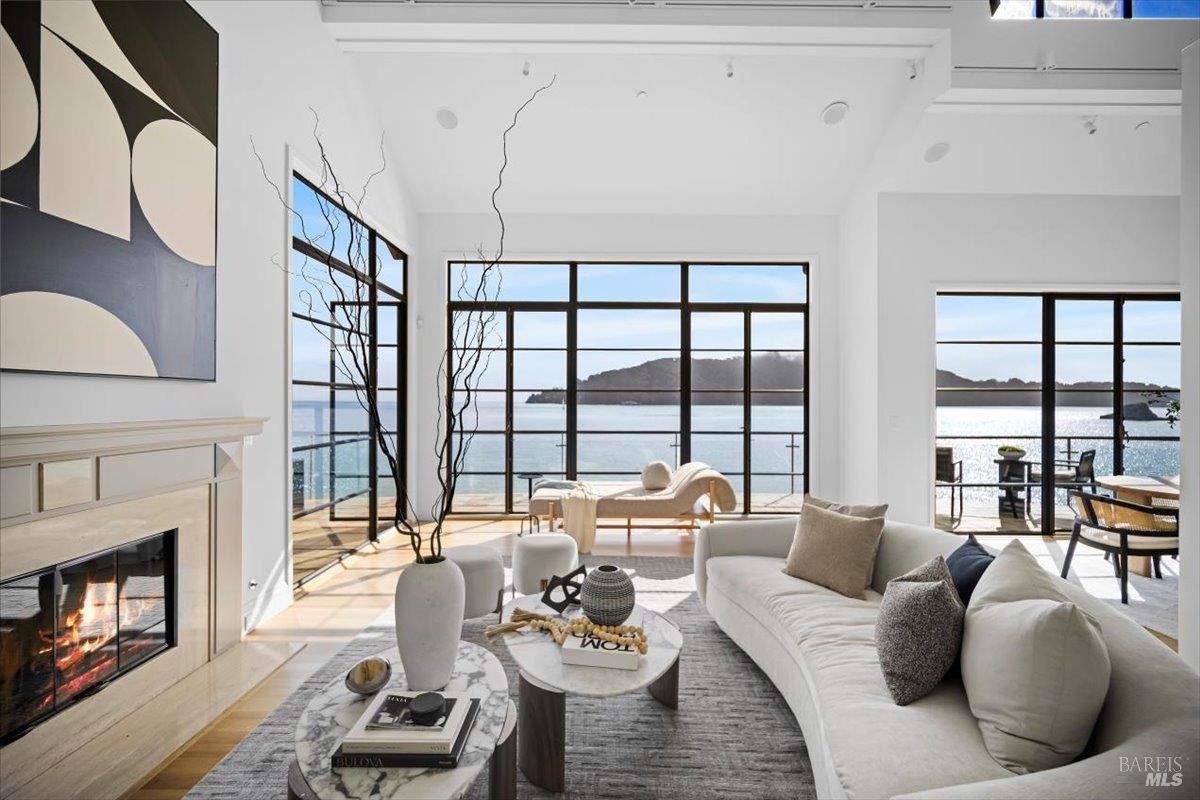 MLS #325089789 img 0