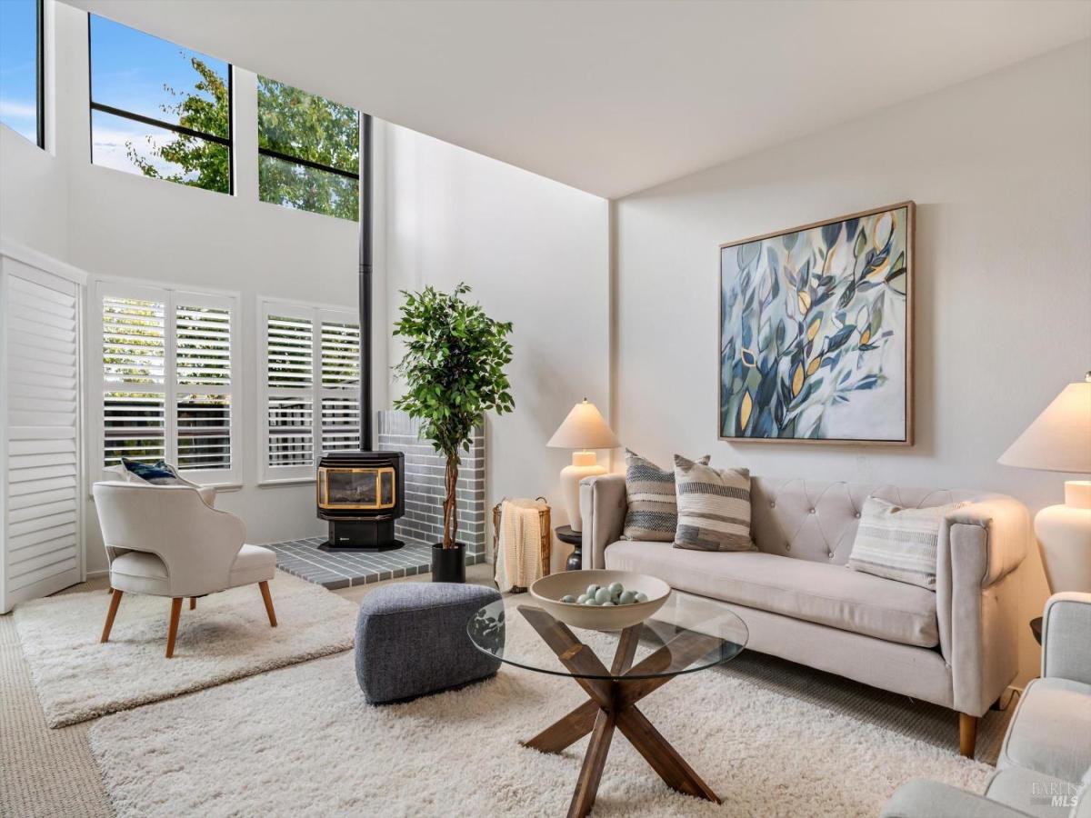 MLS #325089875 img 0