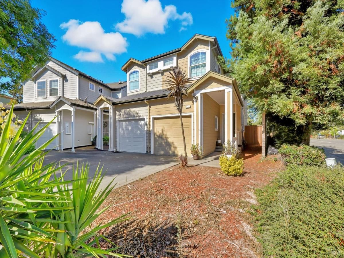 MLS #325089932 img 0