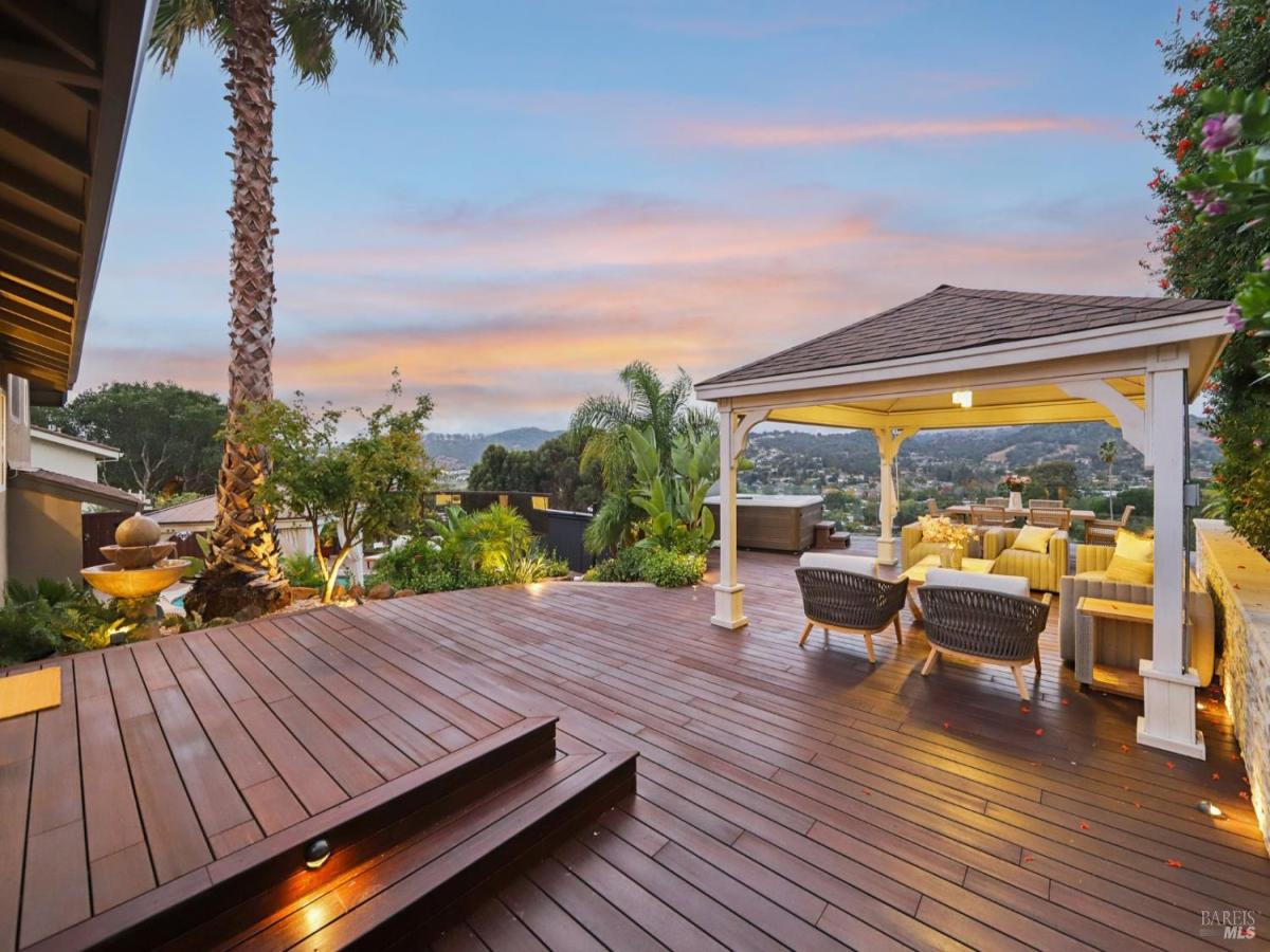 MLS #325090235 img 0