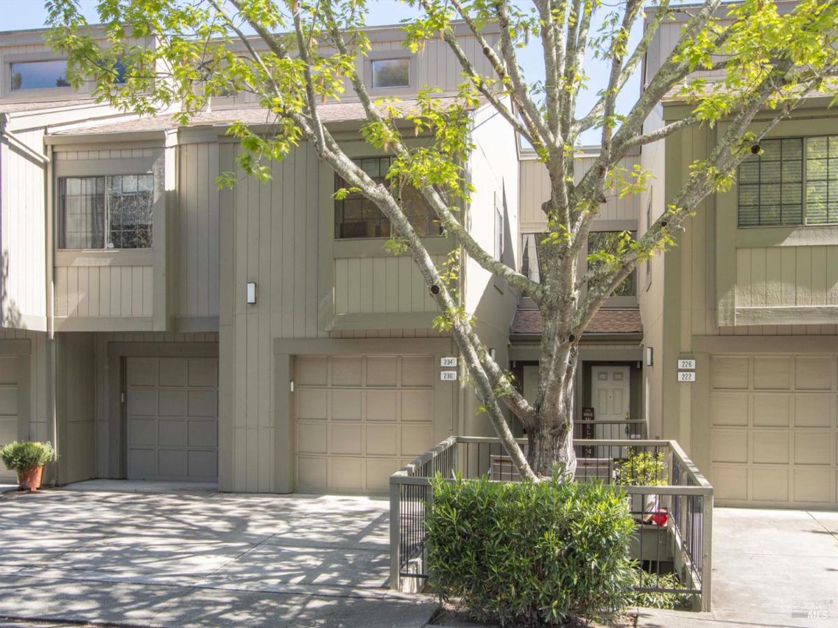 MLS #325090318 img 0