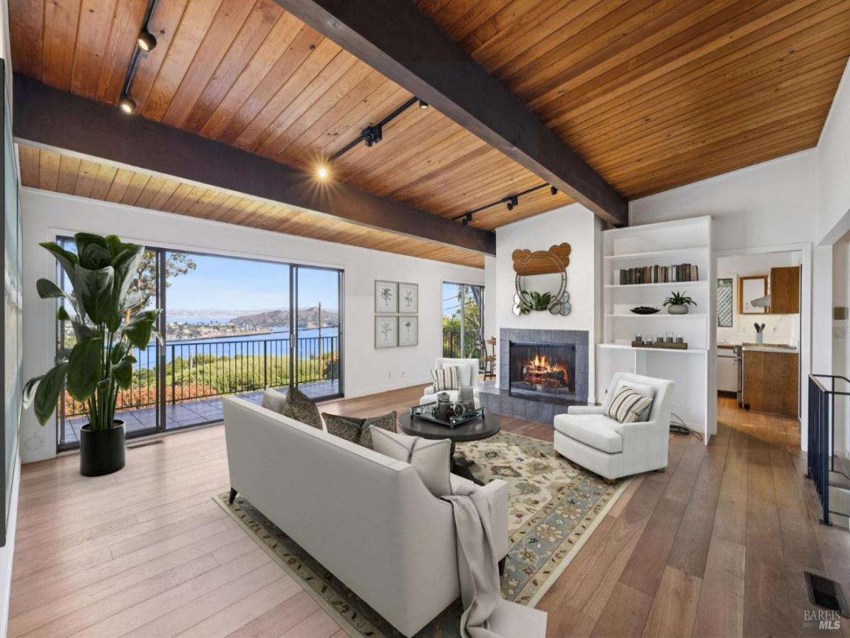 MLS #325091057 img 0