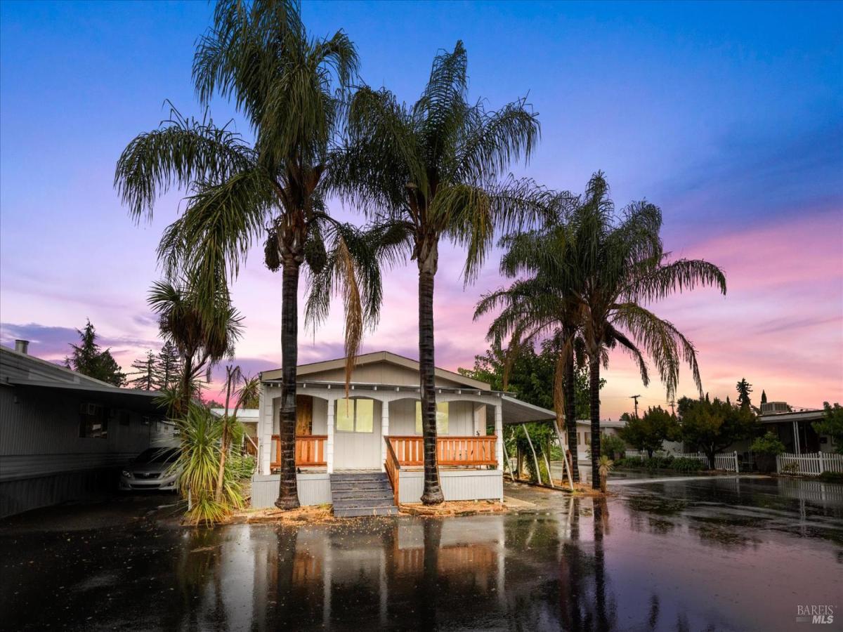 MLS #325091067 img 0