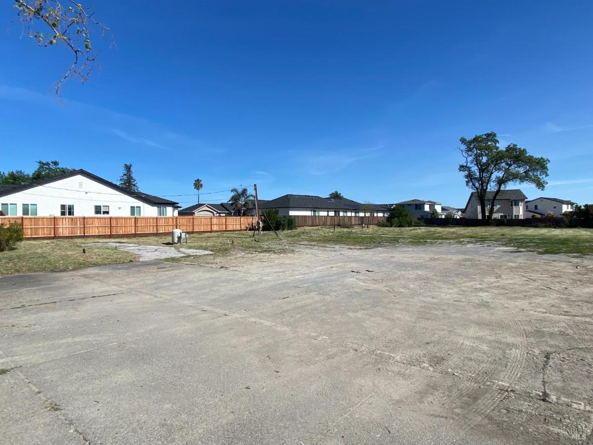 MLS #325091090 img 0