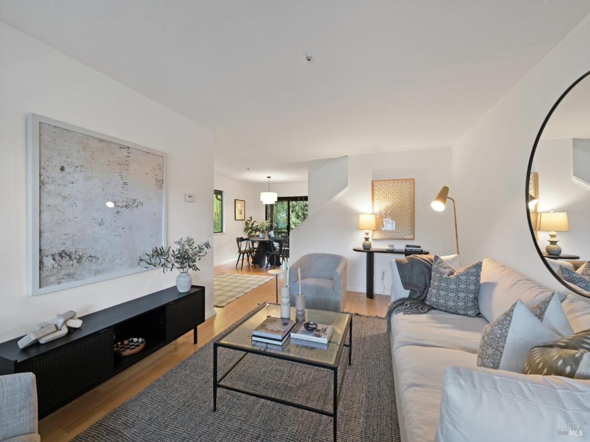 MLS #325091095 img 0