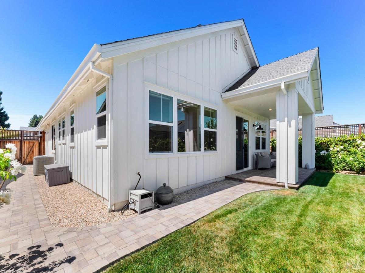 MLS #325091306 img 0