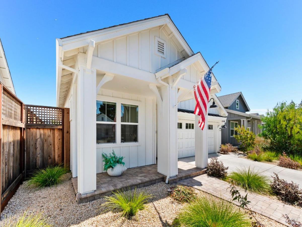 MLS #325091306 img 0