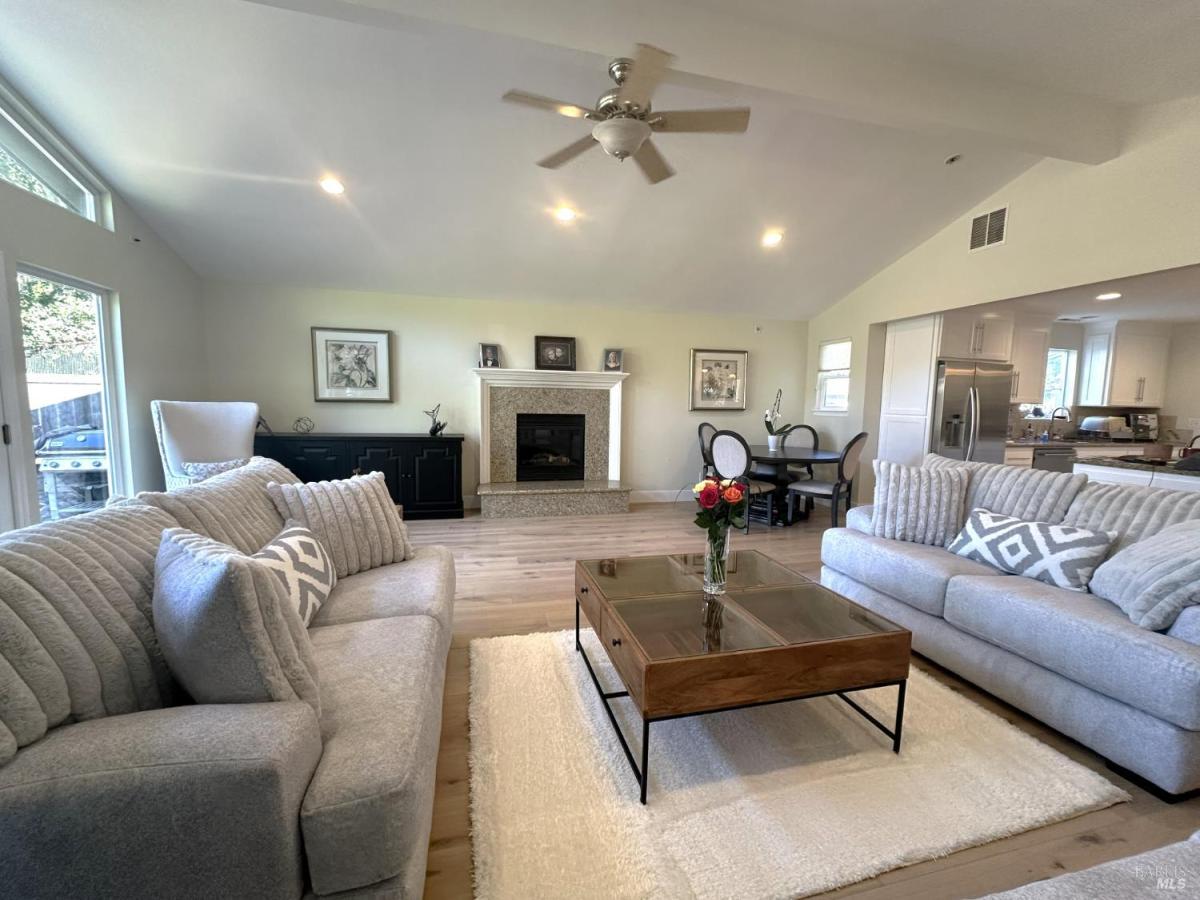 MLS #325091442 img 0