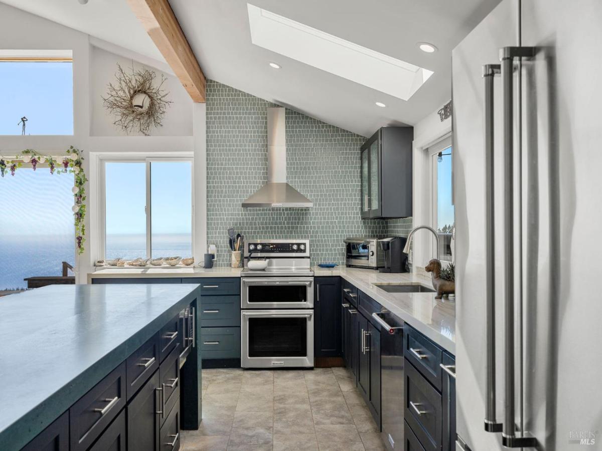 MLS #325091460 img 0