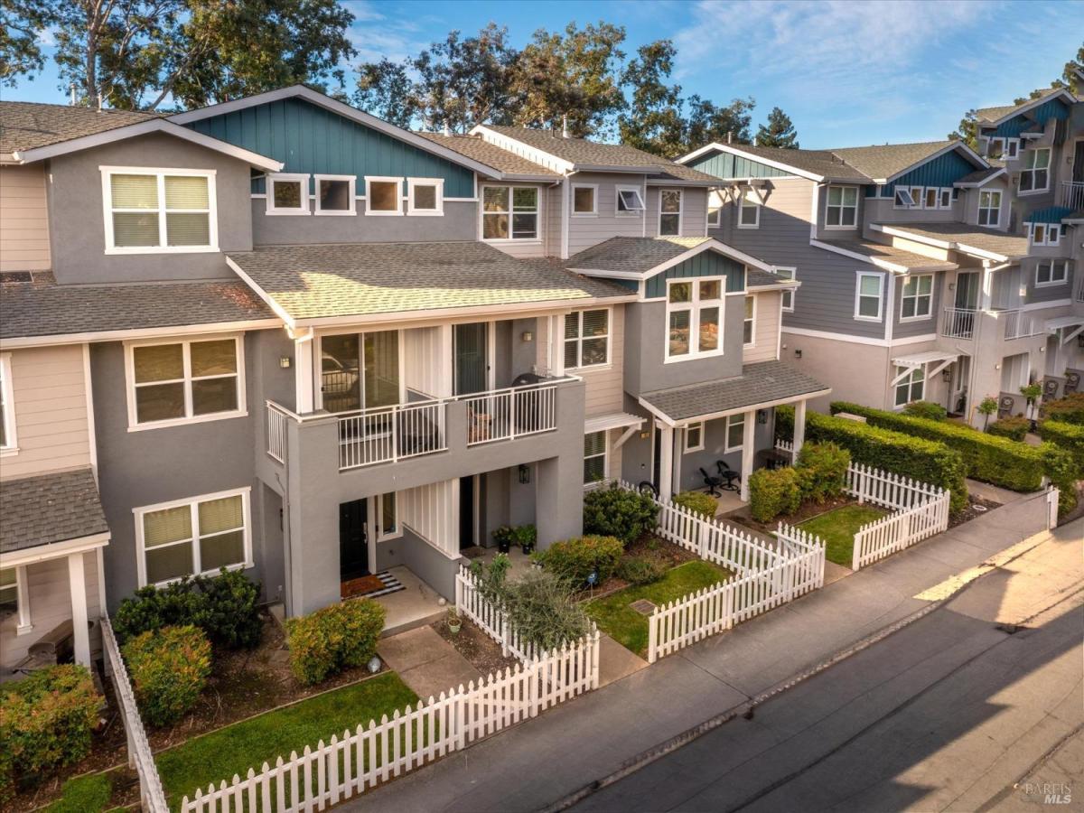 MLS #325091497 img 0