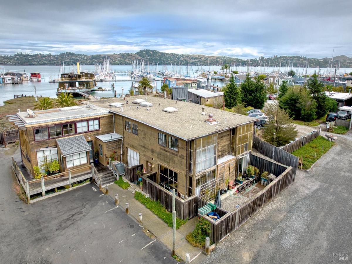 MLS #325091498 img 0