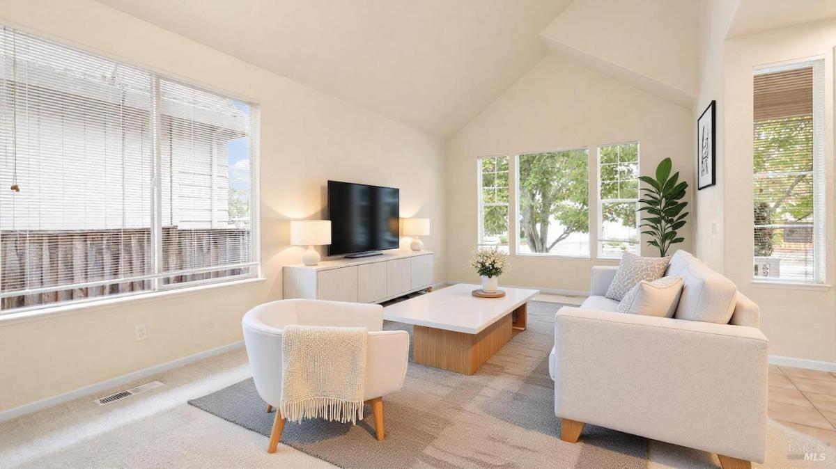 MLS #325091546 img 0