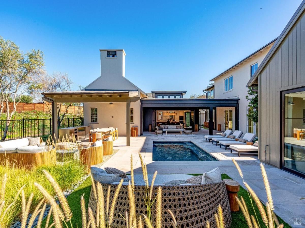 MLS #325091705 img 0