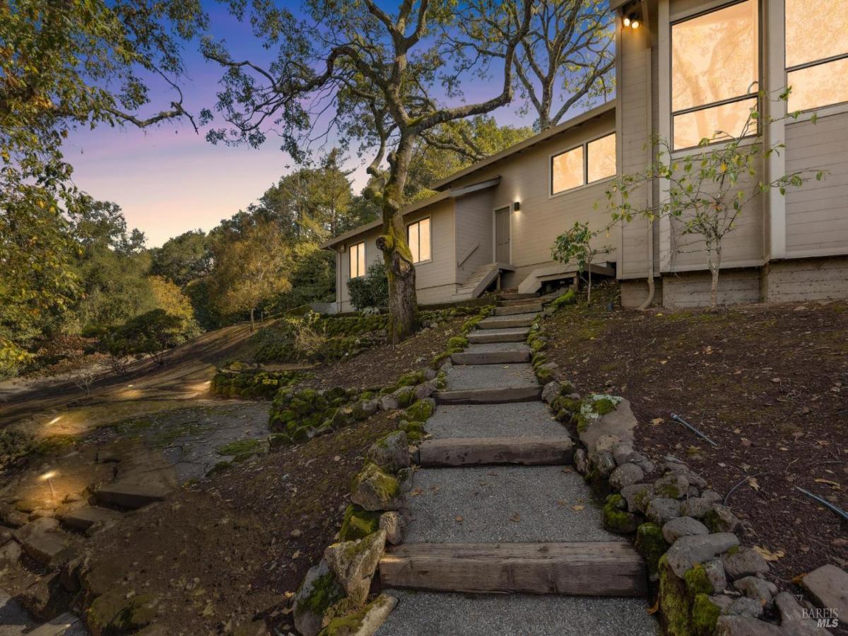 MLS #325091880 img 0