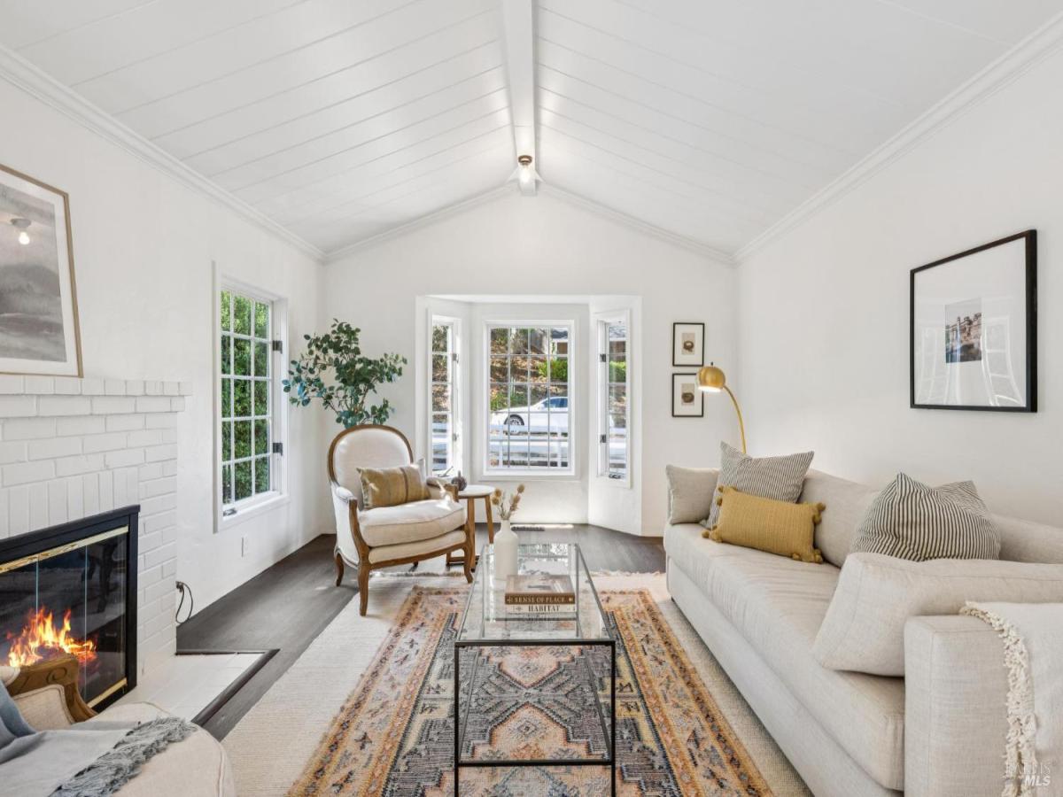 MLS #325091939 img 0