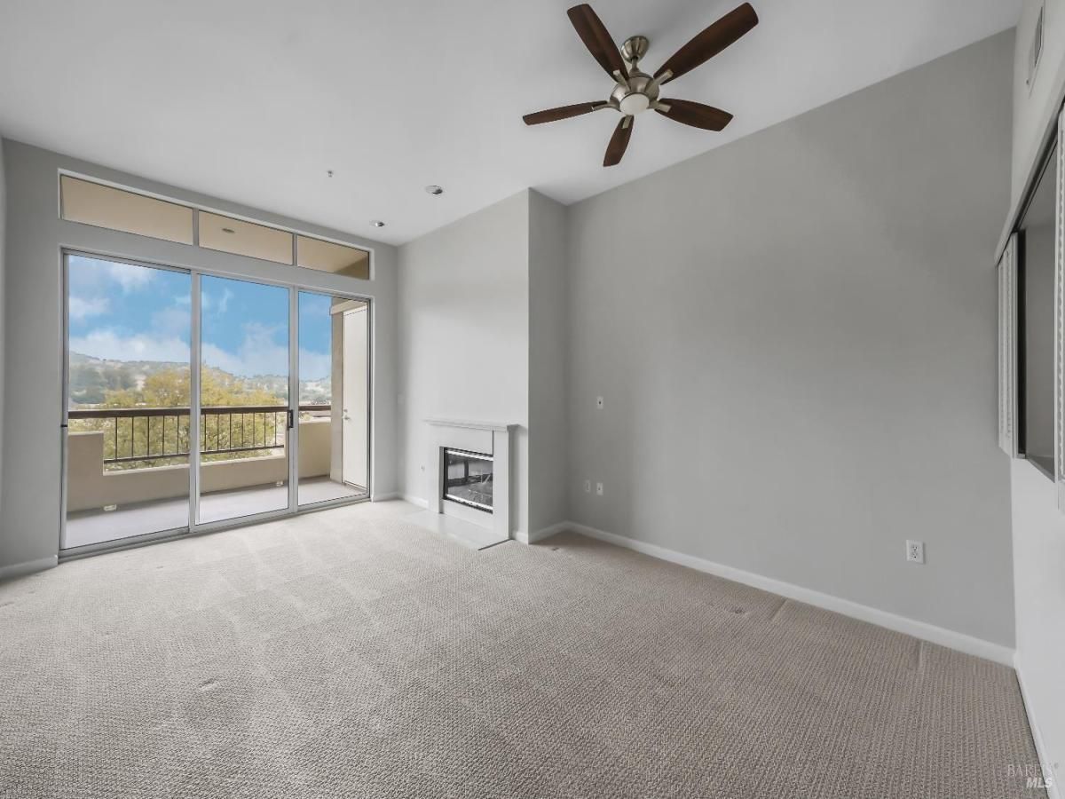 MLS #325092032 img 0