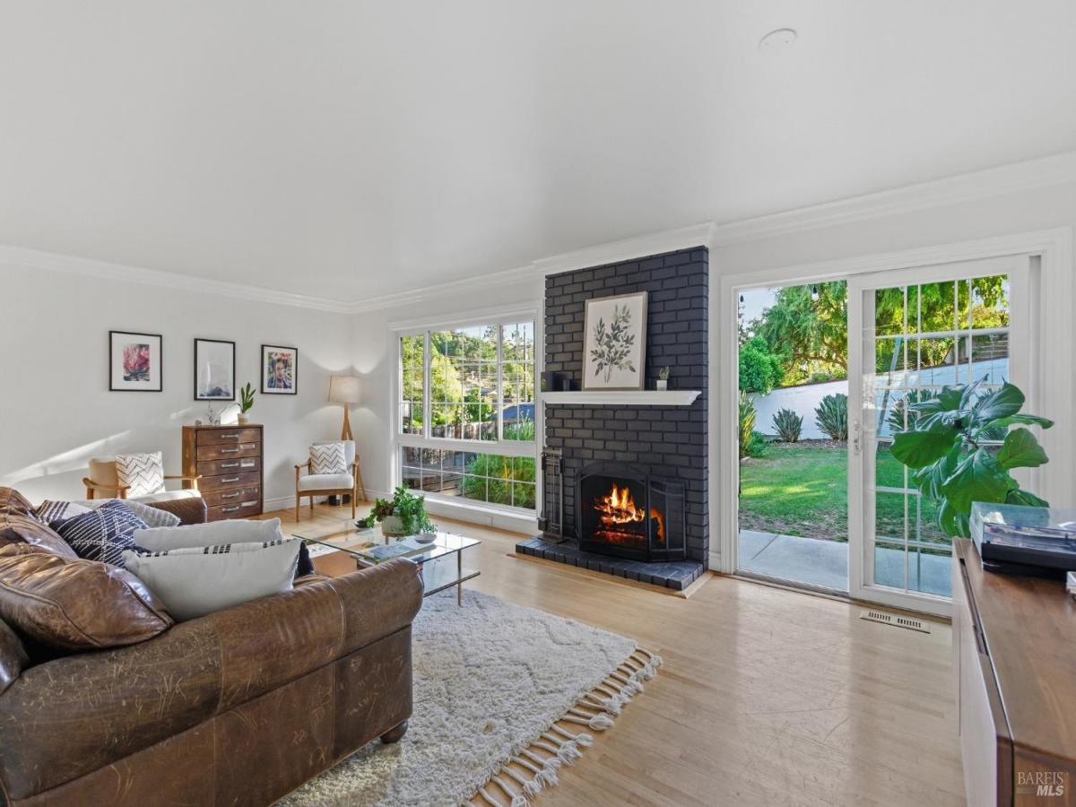 MLS #325092406 img 0