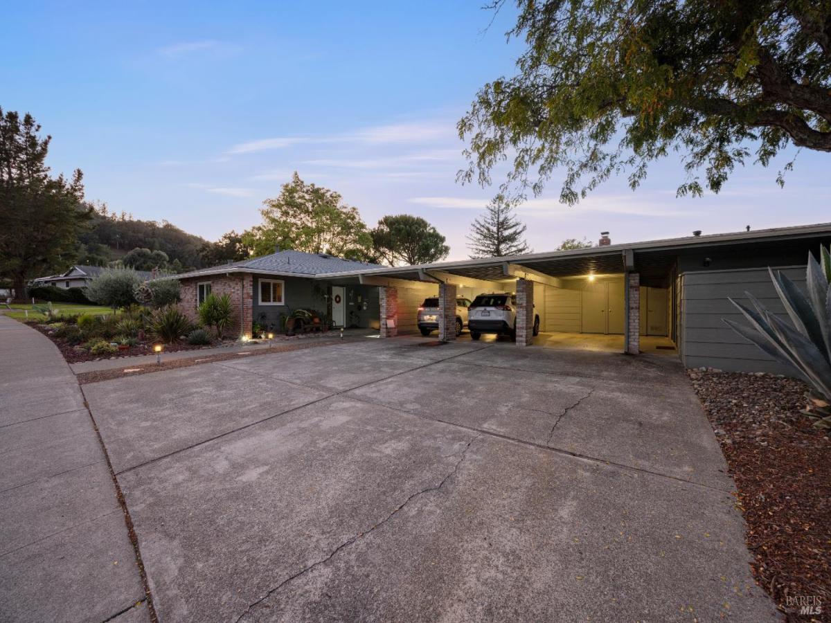 MLS #325092871 img 0