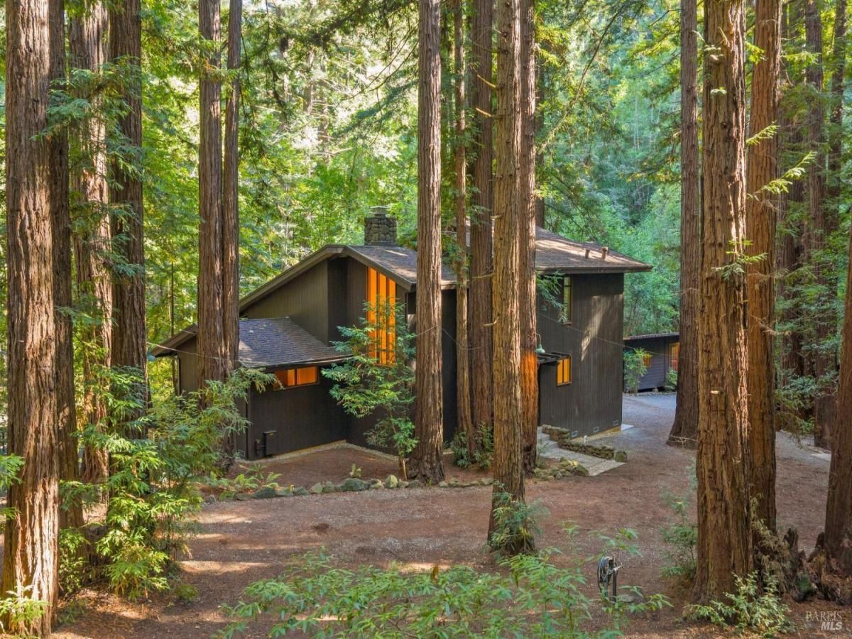 MLS #325093004 img 0