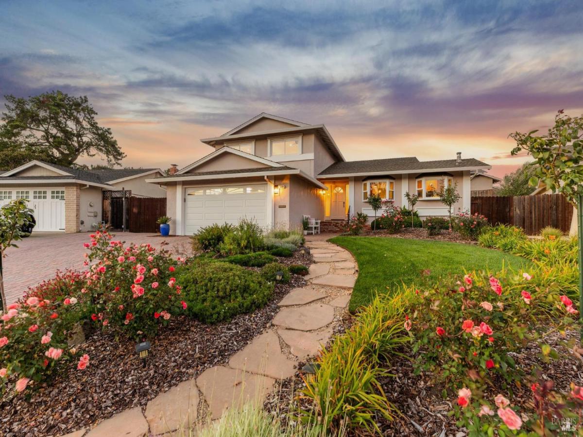 MLS #325093027 img 0