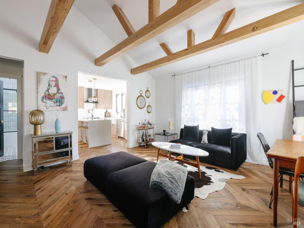 MLS #325093085 img 0