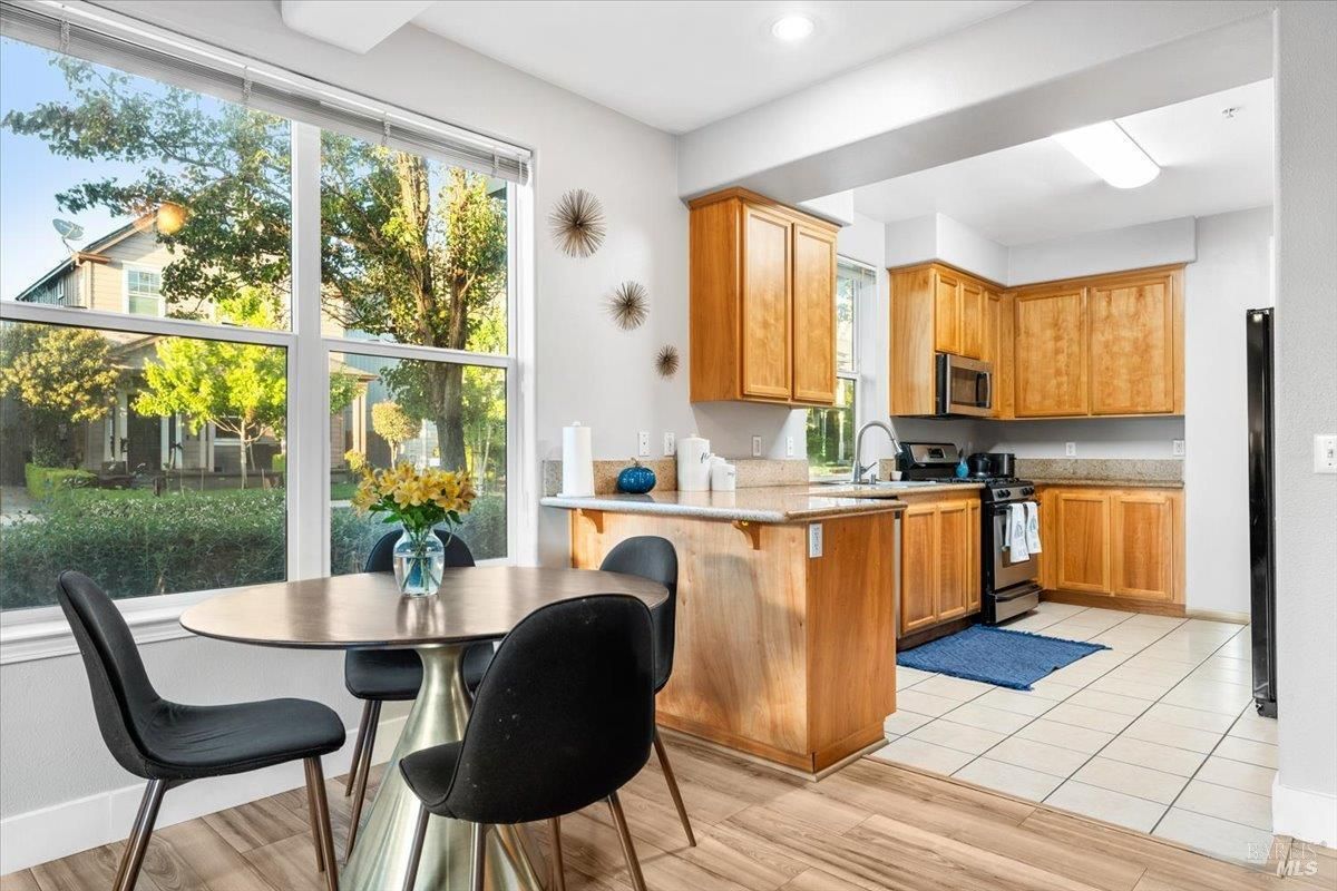 MLS #325093152 img 0