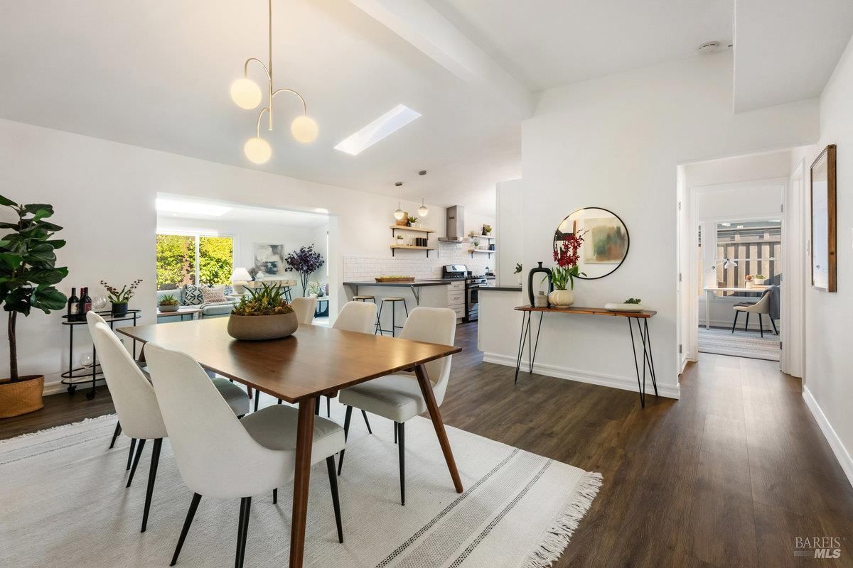 MLS #325093165 img 0