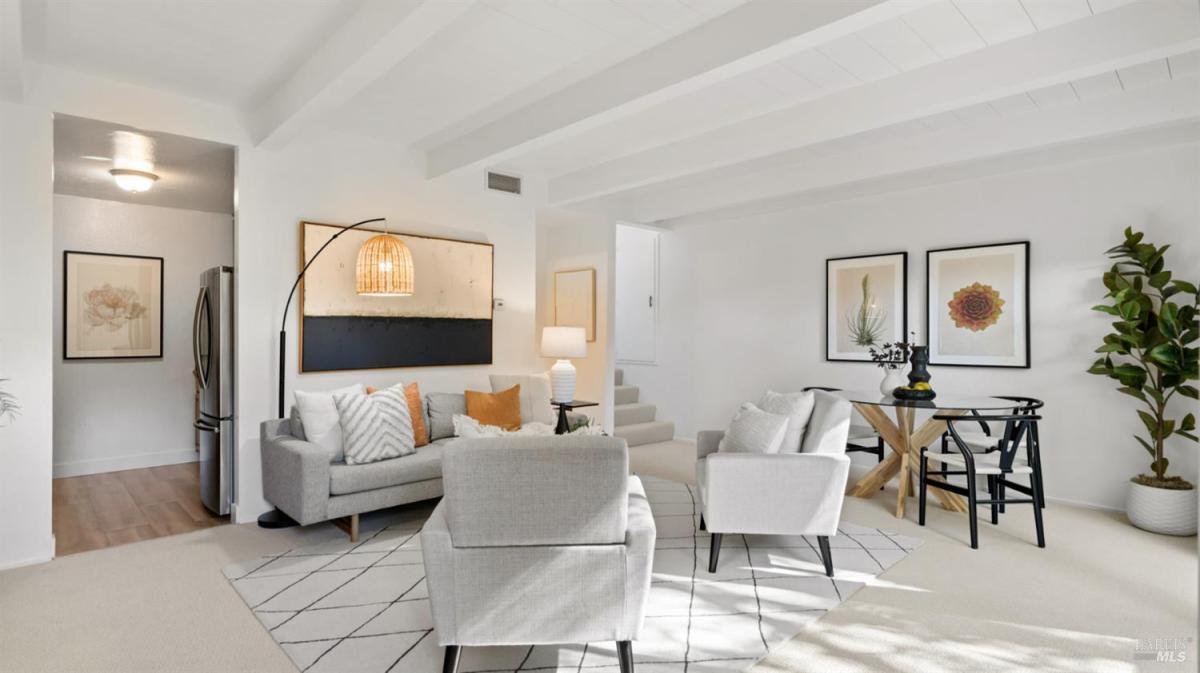 MLS #325093192 img 0