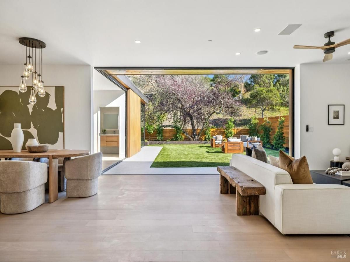 MLS #325093203 img 0