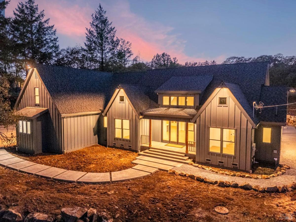 MLS #325093400 img 0