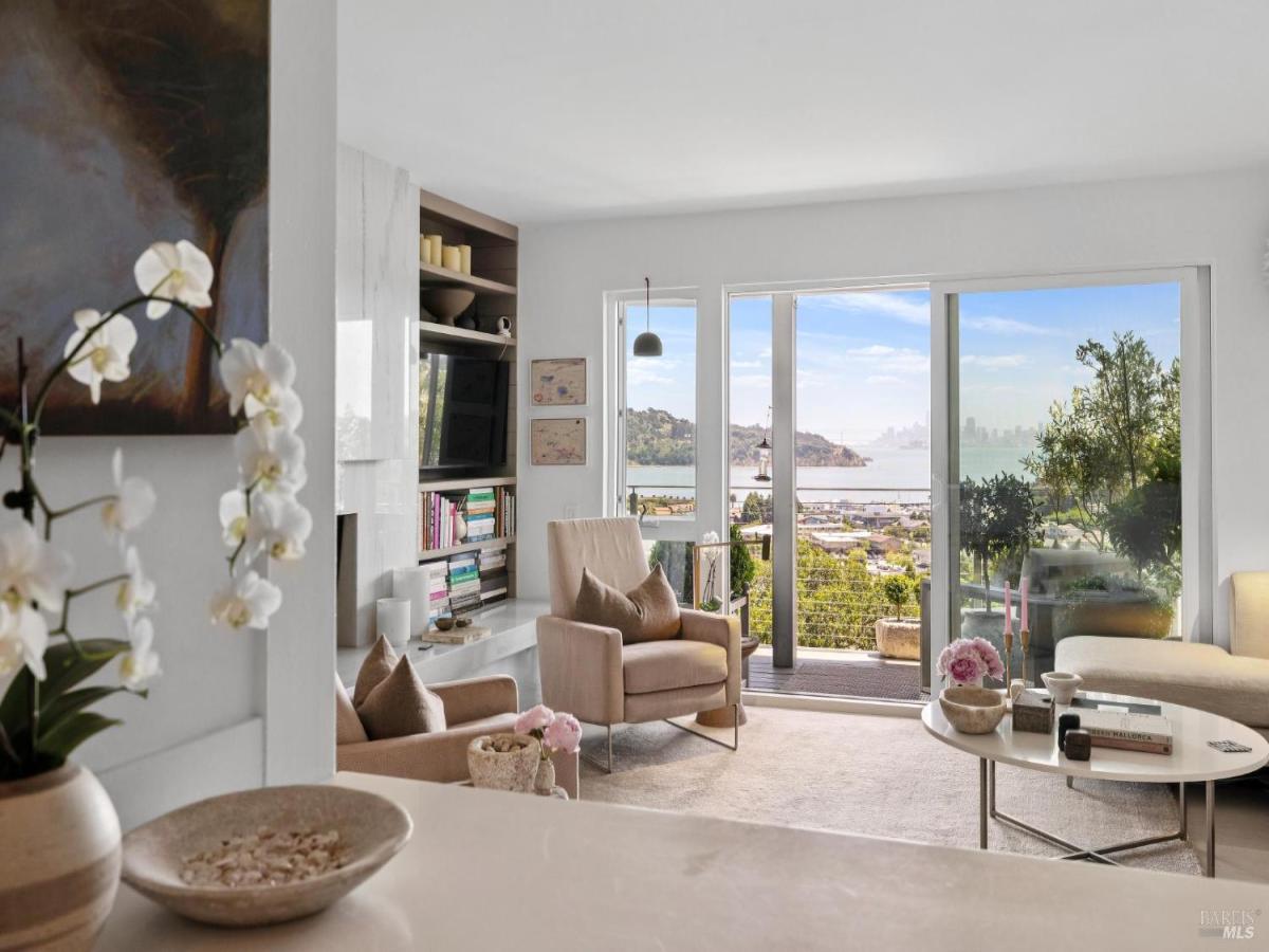 MLS #325093651 img 0