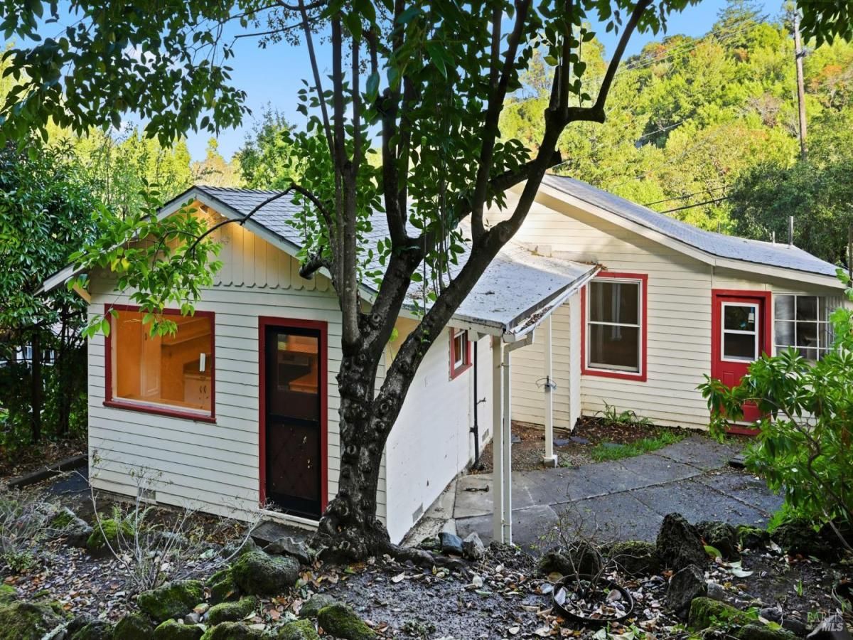 MLS #325093844 img 0