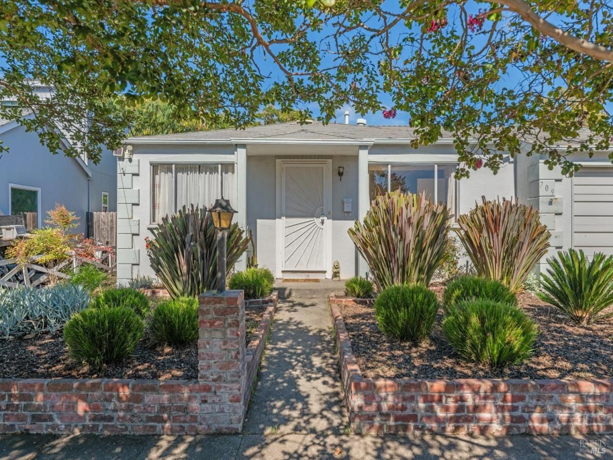 MLS #325094283 img 0