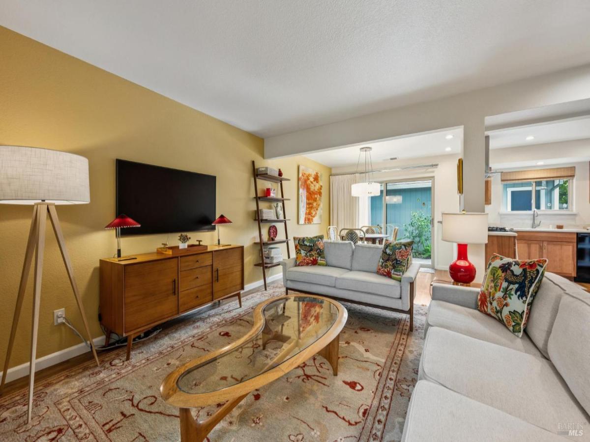 MLS #325094295 img 0