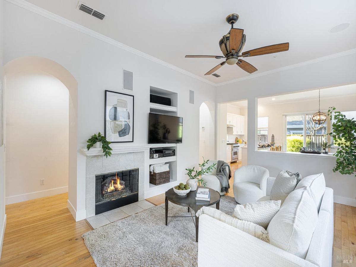 MLS #325094407 img 0