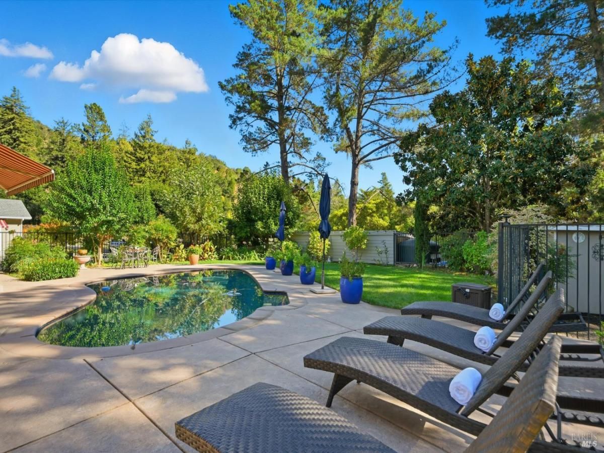 MLS #325094432 img 0